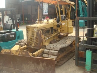 ละอองดาวแทรคเตอร์ ขาย รถแทรคเตอร์ KOMATSU D20P-5  เก่านอก สภาพพร้อมใช้ราคาถูก หลายรุ่น หลายขนาด