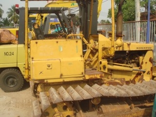 ละอองดาวแทรคเตอร์ ขาย รถแทรคเตอร์ KOMATSU D20P-5  เก่านอก สภาพพร้อมใช้ราคาถูก หลายรุ่น หลายขนาด