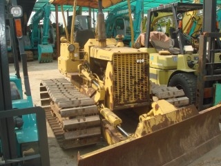 ละอองดาวแทรคเตอร์ ขาย รถแทรคเตอร์ KOMATSU D20P-5  เก่านอก สภาพพร้อมใช้ราคาถูก หลายรุ่น หลายขนาด