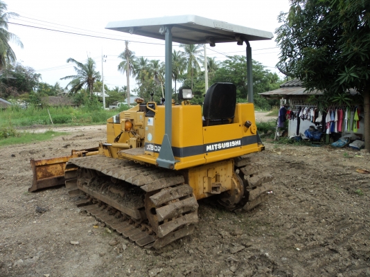 ขายด่วน รถแทรคเตอร์ตีนตะขาบ  BD2G ใบมีดสไลด์ 6 ทิศทาง เก่านอกยังไม่เคยใช้งานในไทย  เครื่องปั้มดี  แรง ๆๆๆ