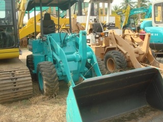 ละอองดาวแทรคเตอร์ ขาย รถตักล้อยาง ยี่หัอ KOMATSU WA30-1  มือสองจากญี่ปุ่นสภาพดีราคาถูก