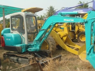 ละอองดาวแทรคเตอร์ ขายรถแบคโฮยี่หัอ KOMATSU PC30R-8มือสองจากญี่ปุ่นสภาพดีราคาถูก