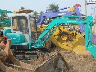 ละอองดาวแทรคเตอร์ ขายรถแบคโฮยี่หัอ KOMATSU PC30R-8มือสองจากญี่ปุ่นสภาพดีราคาถูก