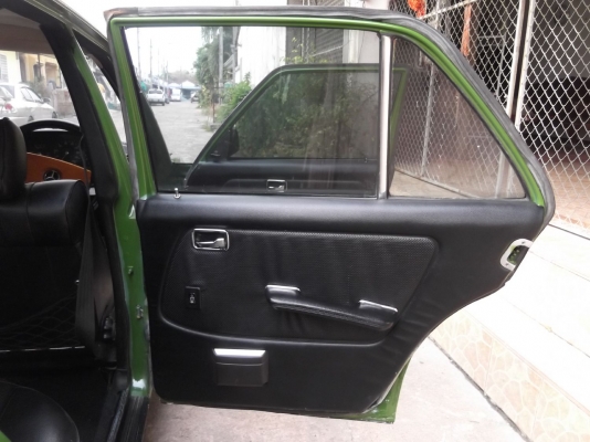 ขาย benz 230e w123 เครื่อง j + lpg