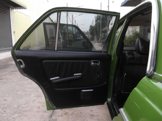 ขาย benz 230e w123 เครื่อง j + lpg