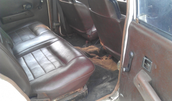 ขายฮีโร่สี่ประตูเครื่องดีเซลรถขับดีสีไม่สวย