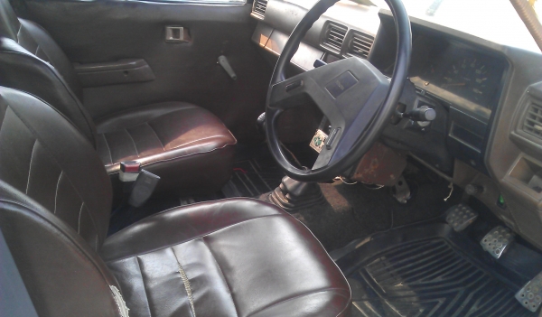 ขายฮีโร่สี่ประตูเครื่องดีเซลรถขับดีสีไม่สวย