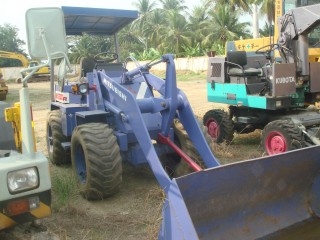 ละอองดาวแทรคเตอร์ ขายรถตักล้อยางยี่หัอ MITSUBISHI WS300A