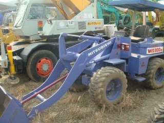 ละอองดาวแทรคเตอร์ ขายรถตักล้อยางยี่หัอ MITSUBISHI WS300A