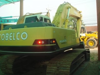 ละอองดาวแทรคเตอร์ ขายรถแบคโฮยี่หัอ KOBELCO SK220LC-3