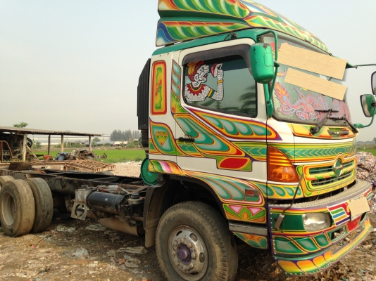 รถบรรทุก 10 ล้อดั๊มพ์ ยี่ห้อ HINO MEGA 320 แรงม้า