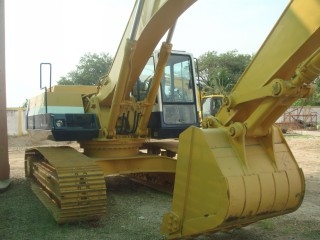 ละอองดาวแทรคเตอร์ ขายรถแบคโฮยี่หัอ KOMATSU PC300LC-5