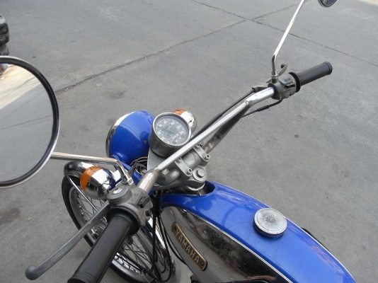 ขายรถ YAMAHA YL-2 สภาพสวย ขี่ได้ดี ระบบไฟพร้อม ทะเบียนขาดเมื่อ 8 กพ. 2556