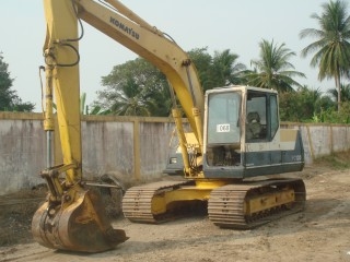 ละอองดาวแทรคเตอร์ ขายรถแบคโฮยี่หัอ KOMATSU PC120-5