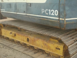 ละอองดาวแทรคเตอร์ ขายรถแบคโฮยี่หัอ KOMATSU PC120-5