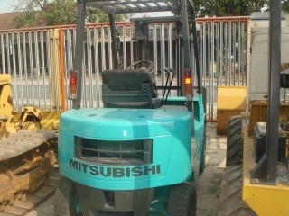 ละอองดาวแทรคเตอร์ ขายรถฟอร์คลิฟท์ MITSUBICHI FD20 2 ตัน