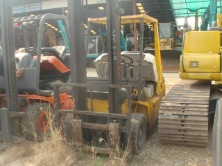 ละอองดาวแทรคเตอร์ ขายรถฟอร์คลิฟท์ TCM FHD25Z