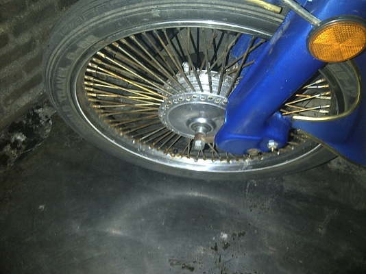ขาย c70เล่มส้ม เครื่องดรีม ขายถูกมาก ต่อลองได้เลย รถอยุ่ กทม. ครับผม