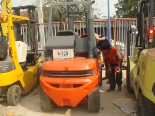 ละอองดาวแทรคเตอร์ ขายรถฟอร์คลิฟท์ TCM H30D-02