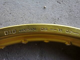 ล้อD.I.D สีทอง ไม่มีรอย ของใหม่ใส่ไม่นาน 2วง 1500 บาท