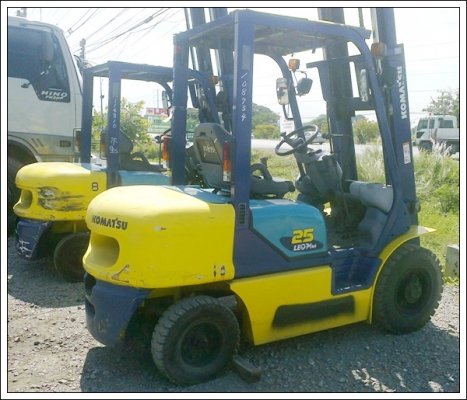ขายโฟล์คลิฟต์ 2 ตันครึ่งหลายคัน