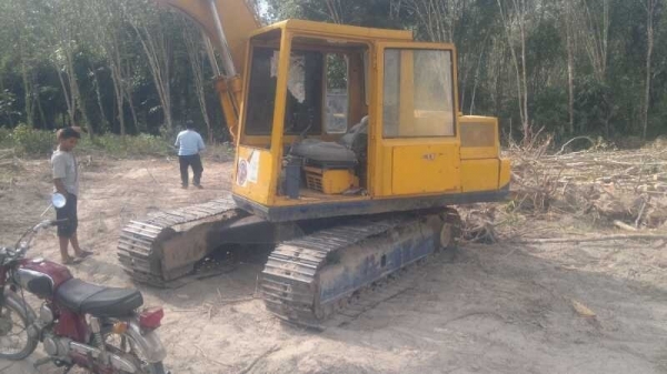 ขายด่วน!! KOMATSU PC 100-3 สภาพสวยพร้อมใช้งาน สนใจ ติดต่อ ญาดา 082-4487788