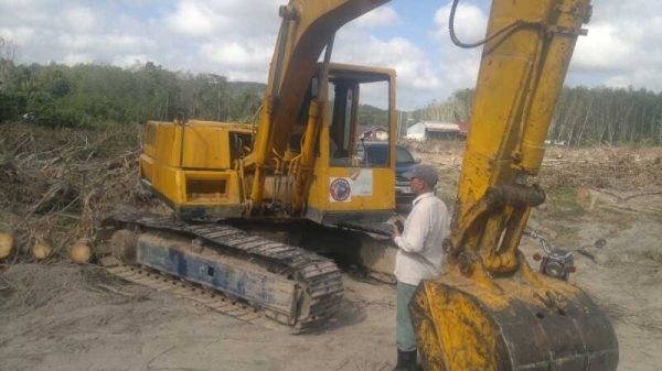 ขายด่วน!! KOMATSU PC 100-3 สภาพสวยพร้อมใช้งาน สนใจ ติดต่อ ญาดา 082-4487788 ขายด่วน!! KOMATSU PC 100-3 สภาพสวยพร้อมใช้งาน สนใจ ติดต่อ ญาดา 082-4487788