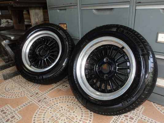 ขายลัอแม๊คขอบ14นิ้ว 4รู114พร้อมยาง195/60/r14