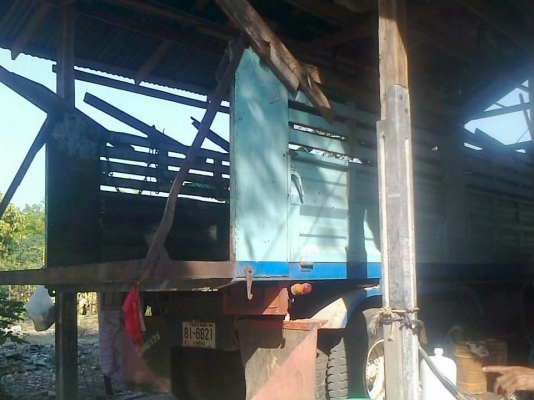 ISUZU ROCKY FVZ 175 HP 6BG1 ปี 33 สิบล้อดั๊มพ์ 2 เพลา สภาพสวยจัดทั้งคัน กระบะดั๊มพ์เหล็ก 12 ตันสภาพดีพื้นกัลฝาข้างสวยไม่มีผุ เครื่องแห้งแรงดี หัวเก๋งบางสีสันสวยภายในคอนโซลสวยครบ แอร์เย็น พวงมาลัยเพาเวอร์ เบรคทริ๊ปฟี้ ช่วงล่างคัชซีไม่บวม ยางสภาพดีพร้อมบรรท