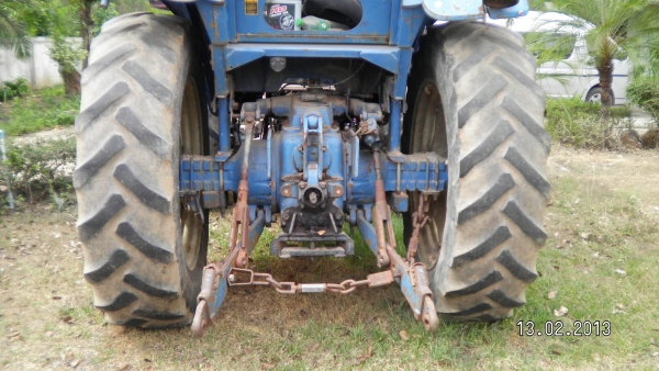 ขายรถไถ FORD 8200