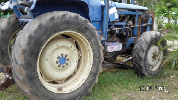 ขายรถไถ FORD 8200