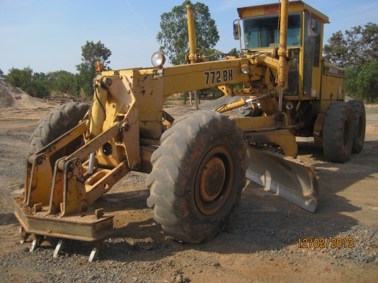 ขายรถเกรด JOHN DEERE 772BH เครื่องดี รถพร้อมใช้งานครับ