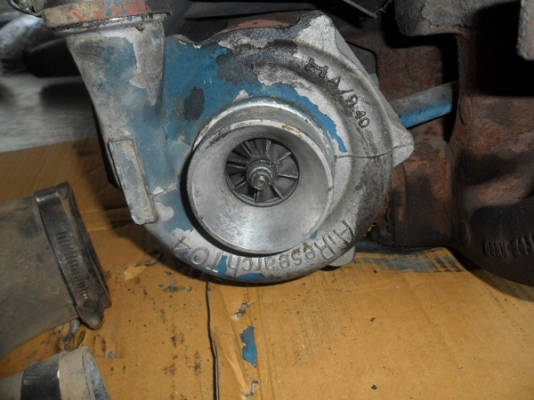 ขาย เทอร์โบรถไถฟอร์ดพร้อมเขาและแป๊ปน้ำมันเครื่องครบชุด