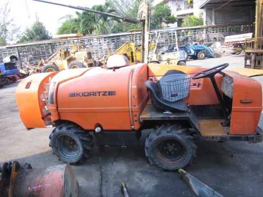 ขาย รถพ่่นยาฆ่าแมลง 600 ลิตร 4WD  มือสองญี่ปุ่น