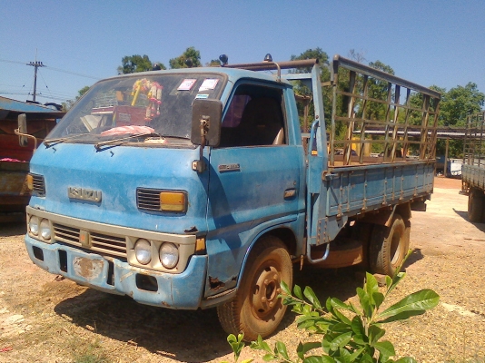 ELF85 6 ล้อสั้น สภาพสวย ทะเบียนพร้อมโอน