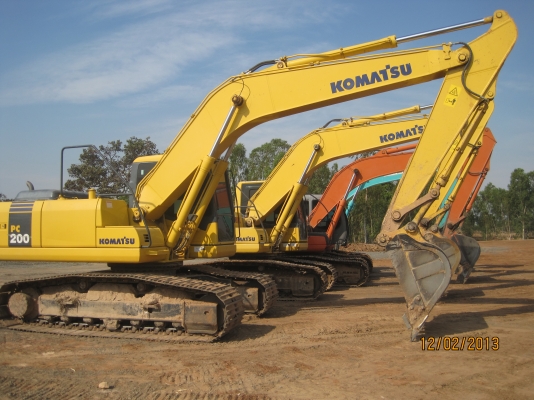 ขาย KOMUTSU PC200-8 รถสภาพสวยงามมากเลย เหมือนของใหม่ น้ำมันไม่มีเยิ้ม ทุกอย่างเดิมๆ