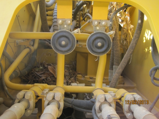 ขาย KOMUTSU PC200-8 รถสภาพสวยงามมากเลย เหมือนของใหม่ น้ำมันไม่มีเยิ้ม ทุกอย่างเดิมๆ