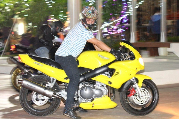 ขาย triumph sprint rs 955i 3สูบ