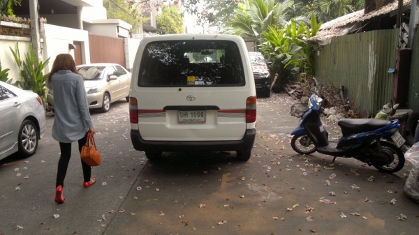 ขายรถตู้ทึบTOYOTA HIACE 3.0  2001