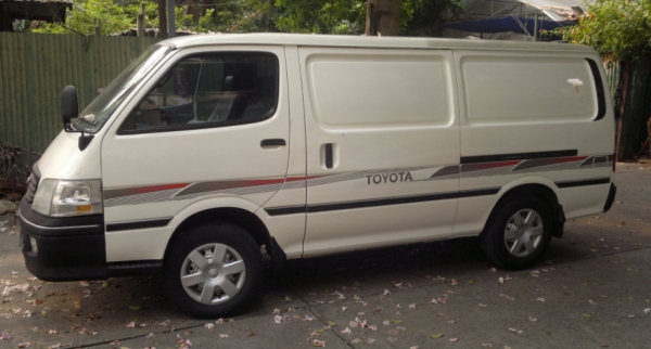 ขายรถตู้ทึบTOYOTA HIACE 3.0  2001