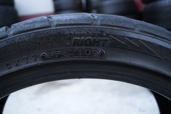 TOYO R1R 225 - 40 - 18 ปี2009 จัดไป1ชุด