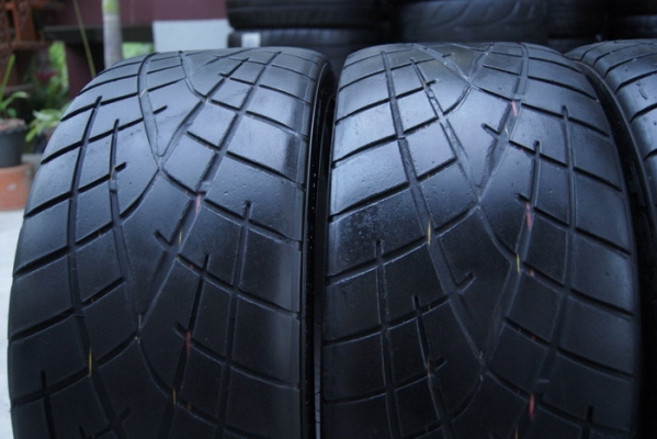 TOYO R1R 225 - 40 - 18 ปี2009 จัดไป1ชุด