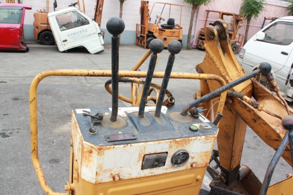 รถตัก KOMATSU ขนาดเล็ก นำเข้าจากญี่ปุ่น