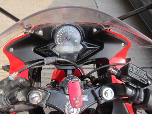 ขายด่วนCBR150iปี54สภาพกริ๊บๆเครื่องดีมีสัญญาณกันขโมยชุดโอนครบ ขายด่วนCBR150iปี54สภาพกริ๊บๆเครื่องดีมีสัญญาณกันขโมยชุดโอนครบ