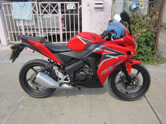 ขายด่วนCBR150iปี54สภาพกริ๊บๆเครื่องดีมีสัญญาณกันขโมยชุดโอนครบ