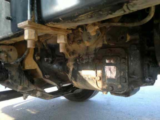 รถฮีโน่ 6 ล้อ รั่ว  150 แรงม้า ปี 50  สนใจติดต่อ 081 - 6079515