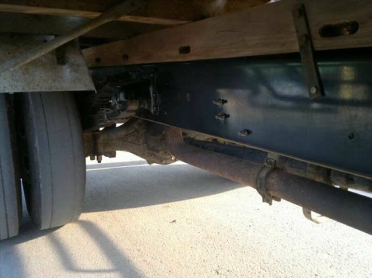 รถฮีโน่ 6 ล้อ รั่ว  150 แรงม้า ปี 50  สนใจติดต่อ 081 - 6079515