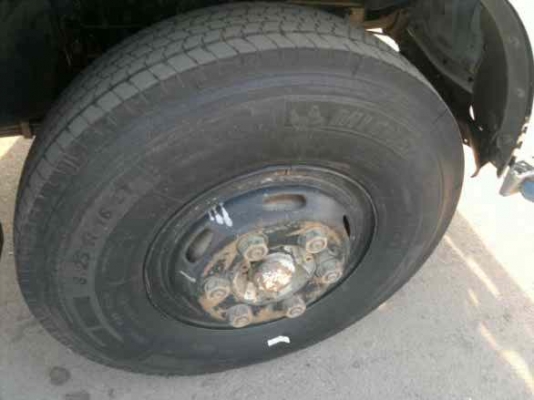 รถฮีโน่ 6 ล้อ รั่ว  150 แรงม้า ปี 50  สนใจติดต่อ 081 - 6079515