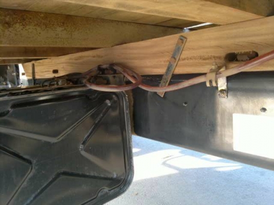 รถฮีโน่ 6 ล้อ รั่ว  150 แรงม้า ปี 50  สนใจติดต่อ 081 - 6079515