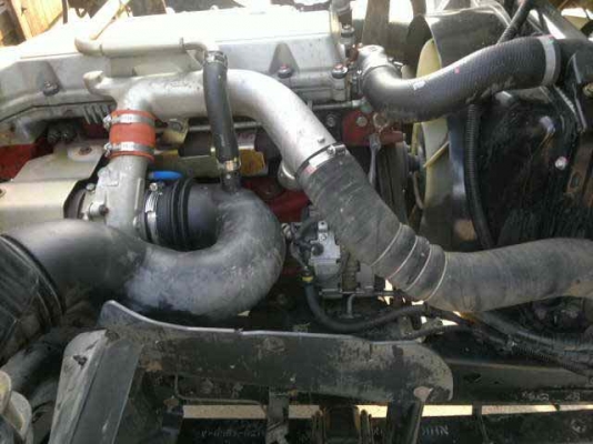 รถฮีโน่ 6 ล้อ รั่ว  150 แรงม้า ปี 50  สนใจติดต่อ 081 - 6079515